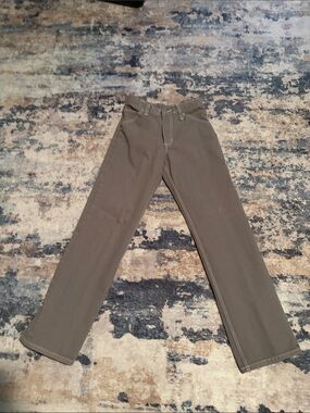 Woman’s Straight-Leg Pants in gray